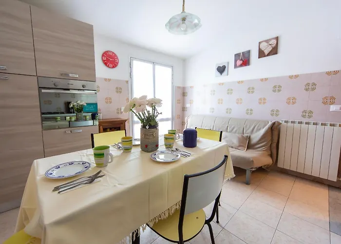 Casa Selu A 100 Mt Dal Mare *